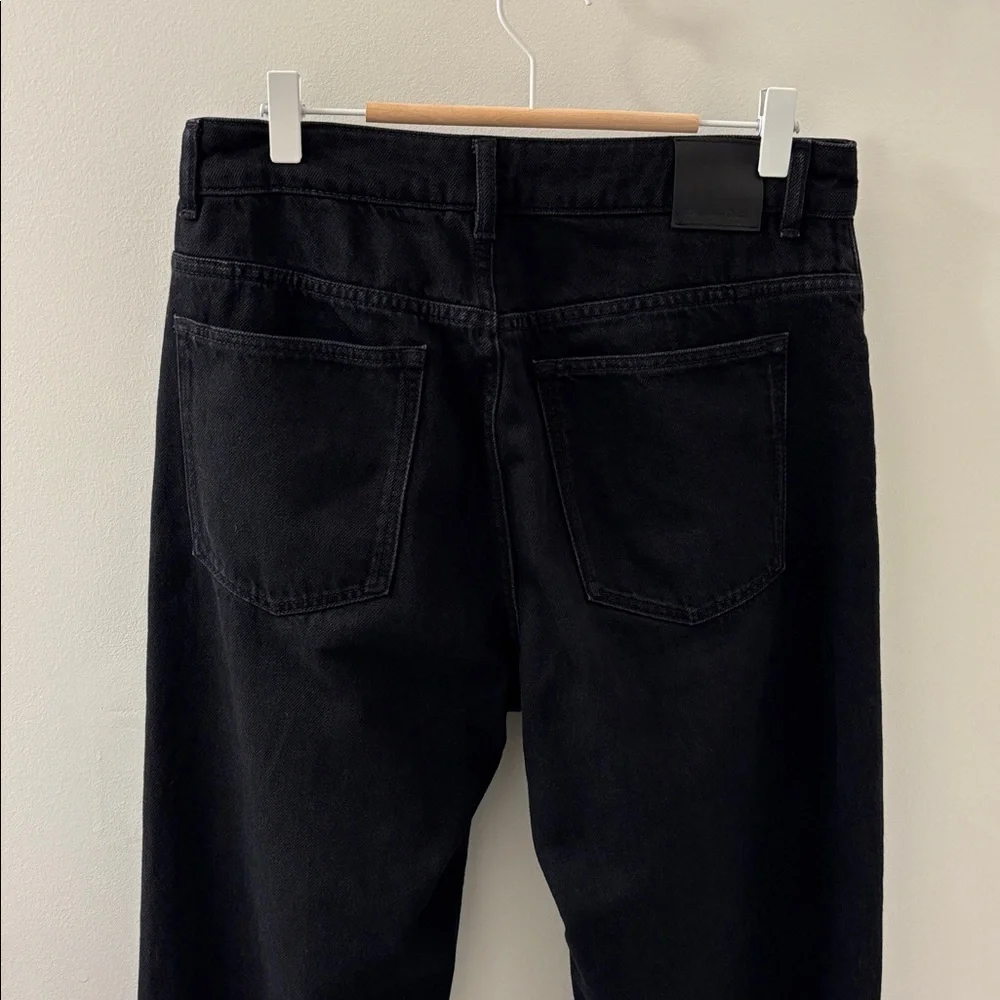 Massimo Dutti Black High-Rise, Straight Leg Jeans. - Picture 3 of 11